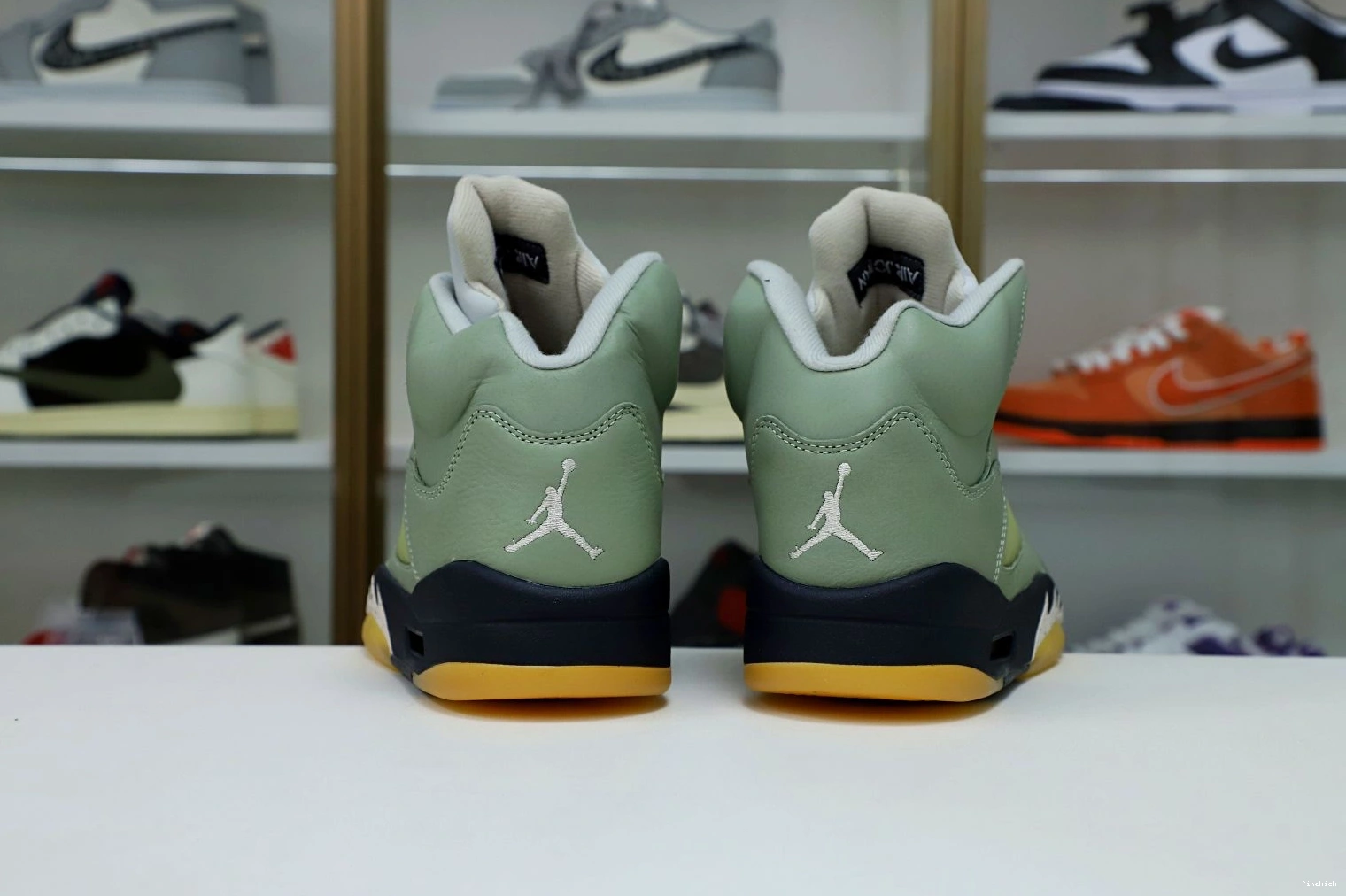 JORDAN 5 